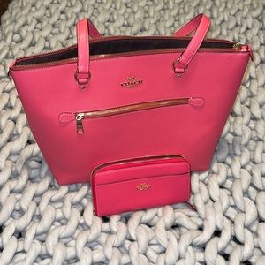 Authentic COACH Purse and Wallet *FREE SHIPPING*